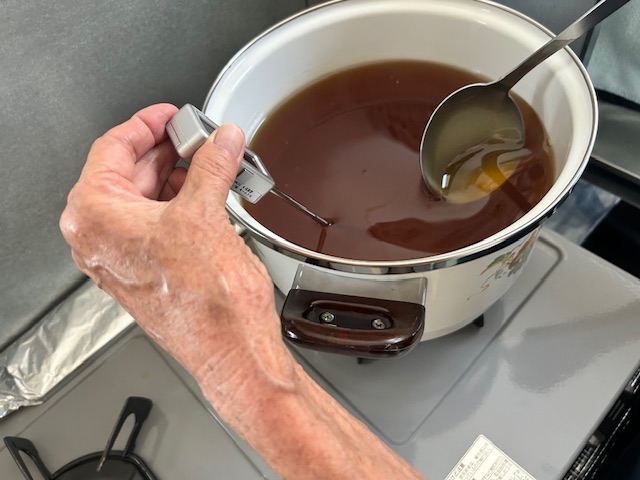 ハチミツを非加熱処理する